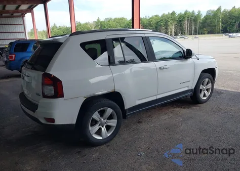 2014 Jeep Compass Latitude z USA, uszkodzony, nr VIN 1C4NJDEB7ED622387